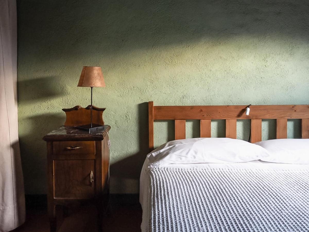 Agriturismo La Costa - Casa Vacanze Rovagnate Bagian luar foto