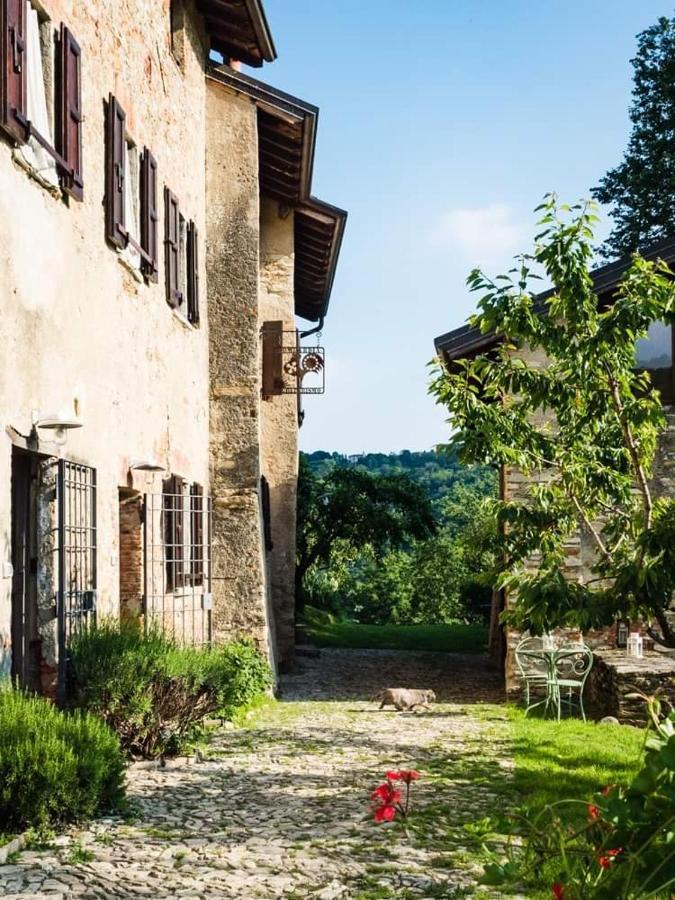 Agriturismo La Costa - Casa Vacanze Rovagnate Bagian luar foto