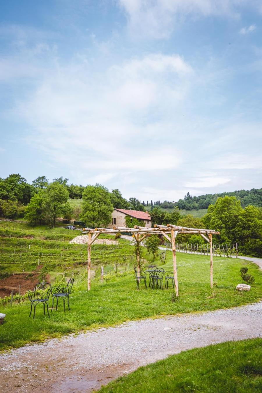Agriturismo La Costa - Casa Vacanze Rovagnate Bagian luar foto