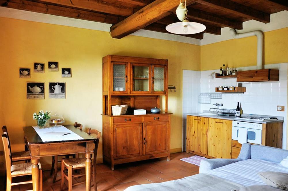 Agriturismo La Costa - Casa Vacanze Rovagnate Bagian luar foto