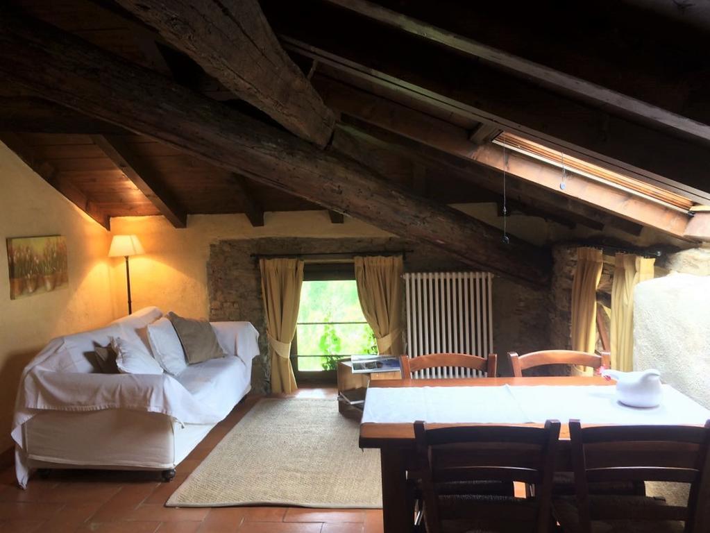 Agriturismo La Costa - Casa Vacanze Rovagnate Bagian luar foto